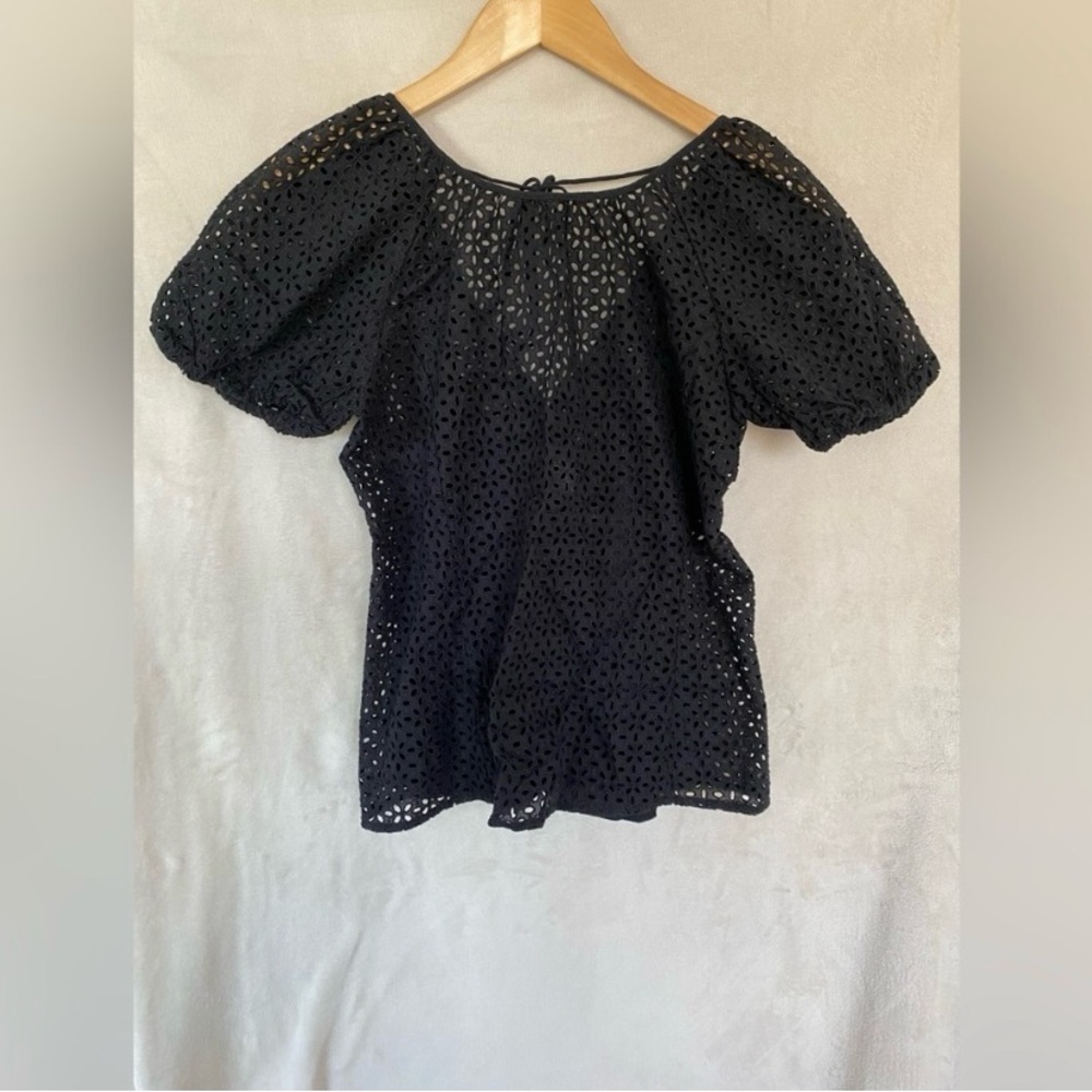 Women’s V-Back Puff Sleeve Eyelet Top